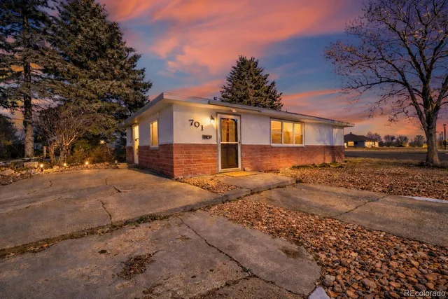 $165,000 | 701 4th Street, Akron, CO 80720