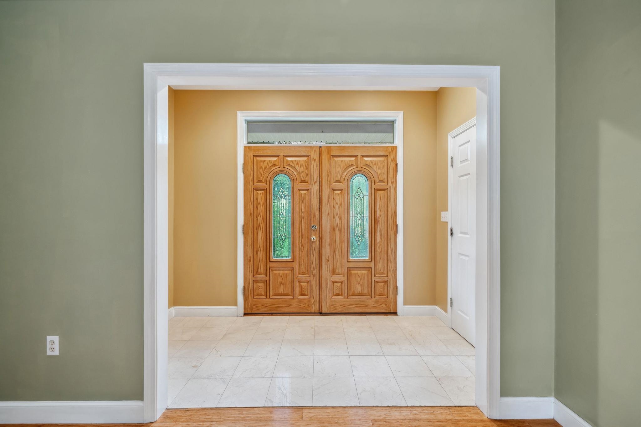 53 Searles Road Windham, NH 03087 - Photo 3 of 54