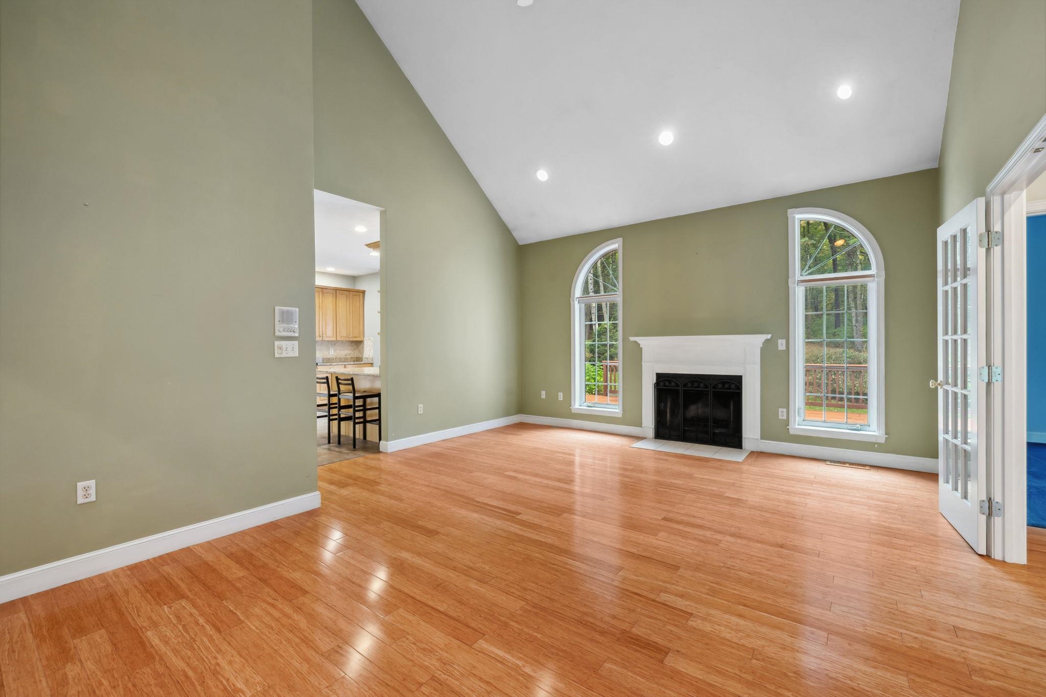 53 Searles Road Windham, NH 03087 - Photo 4 of 54