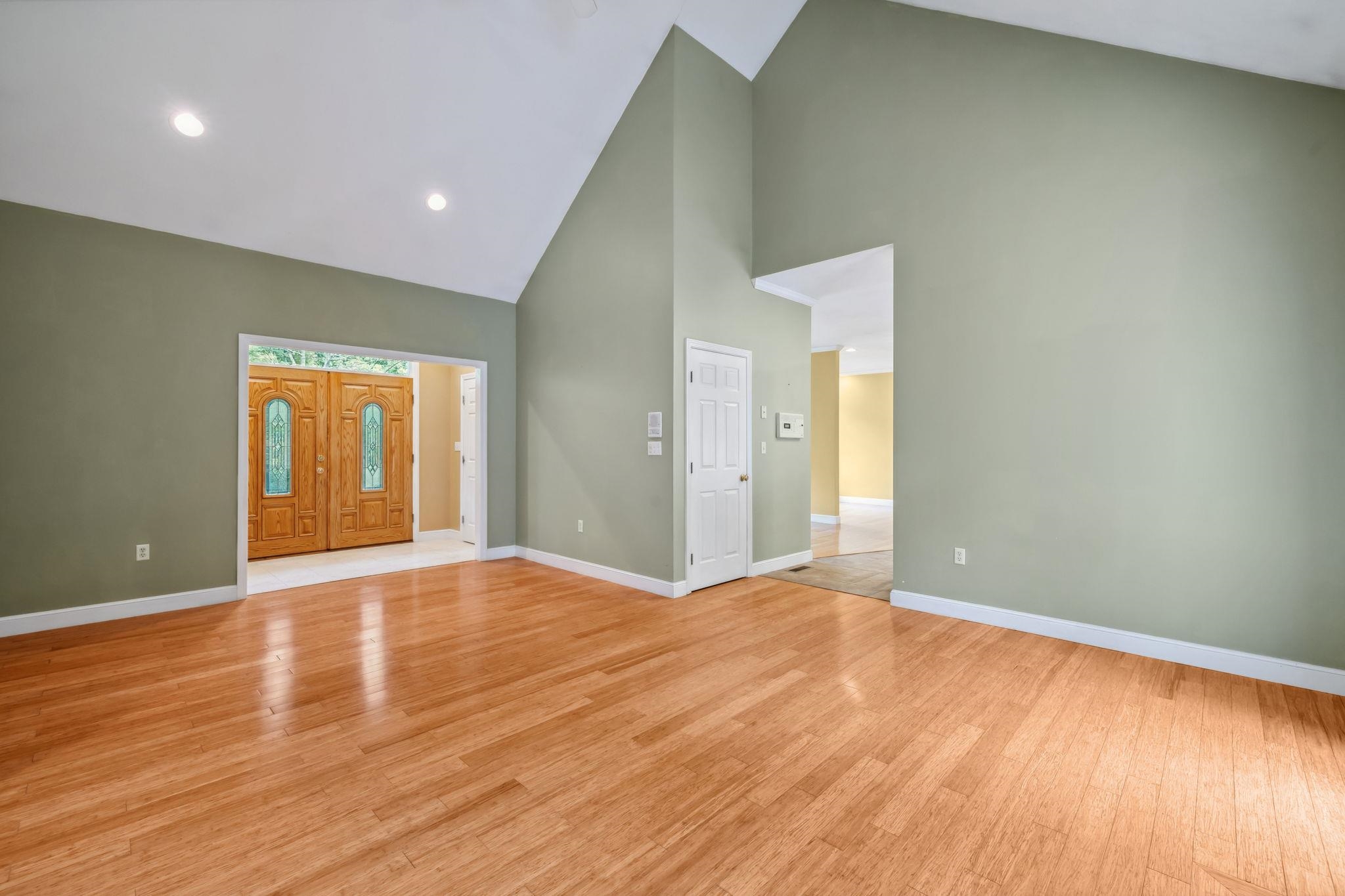 53 Searles Road Windham, NH 03087 - Photo 7 of 54