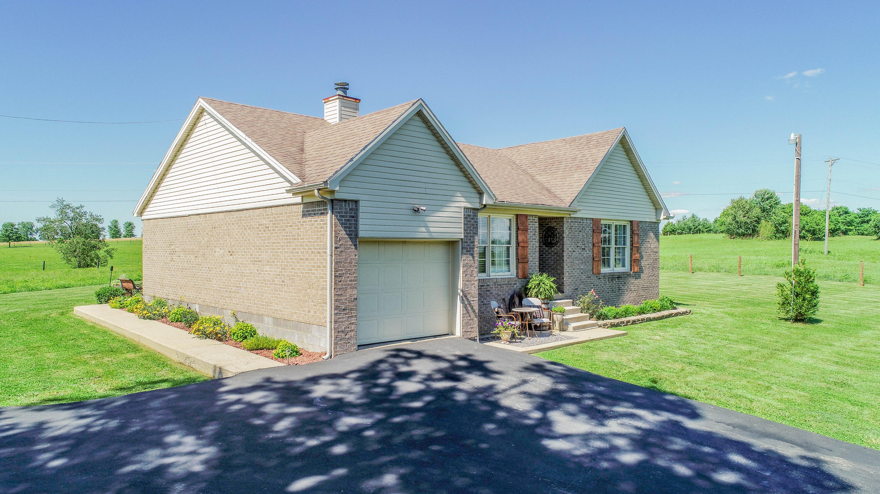2959 North Middletown Road Paris, KY 40361 - Photo 2 of 38 DJI_0723