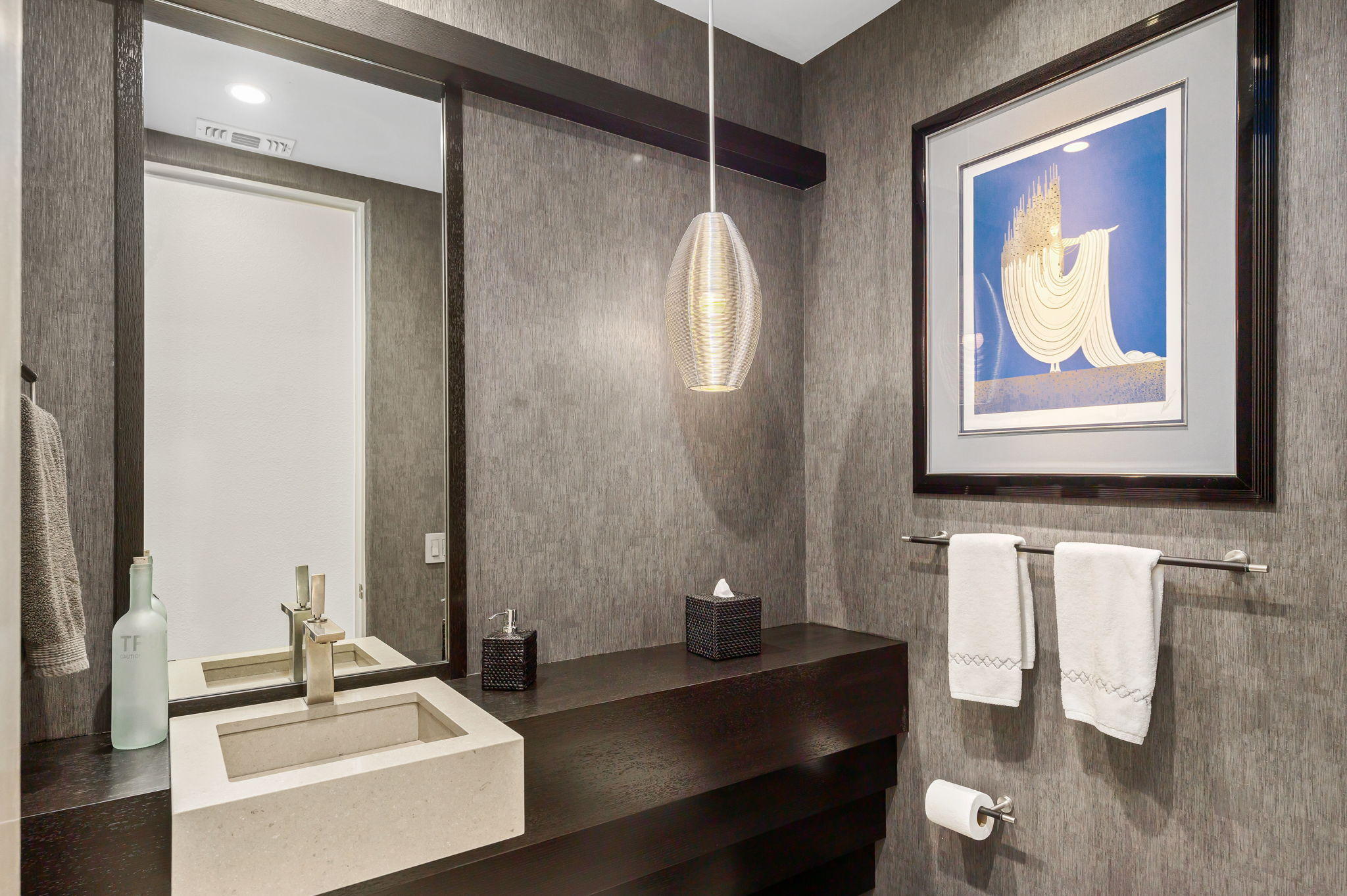 202 Loch Lomond Road Rancho Mirage, CA 92270 - Photo 25 of 47 a bathroom with a sink a mirror and a bathtub