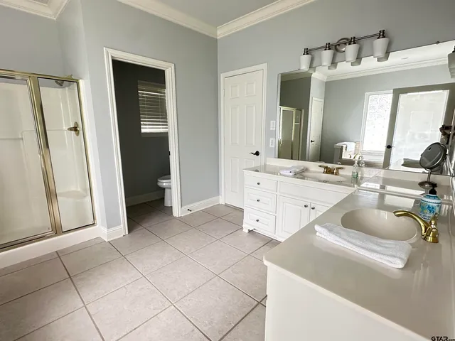 a view of walk in closet