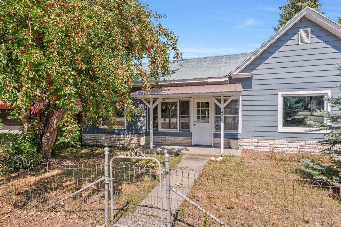 490 East Jefferson Avenue Hayden, CO 81639 - Photo 35 of 35 a house with trees in the background