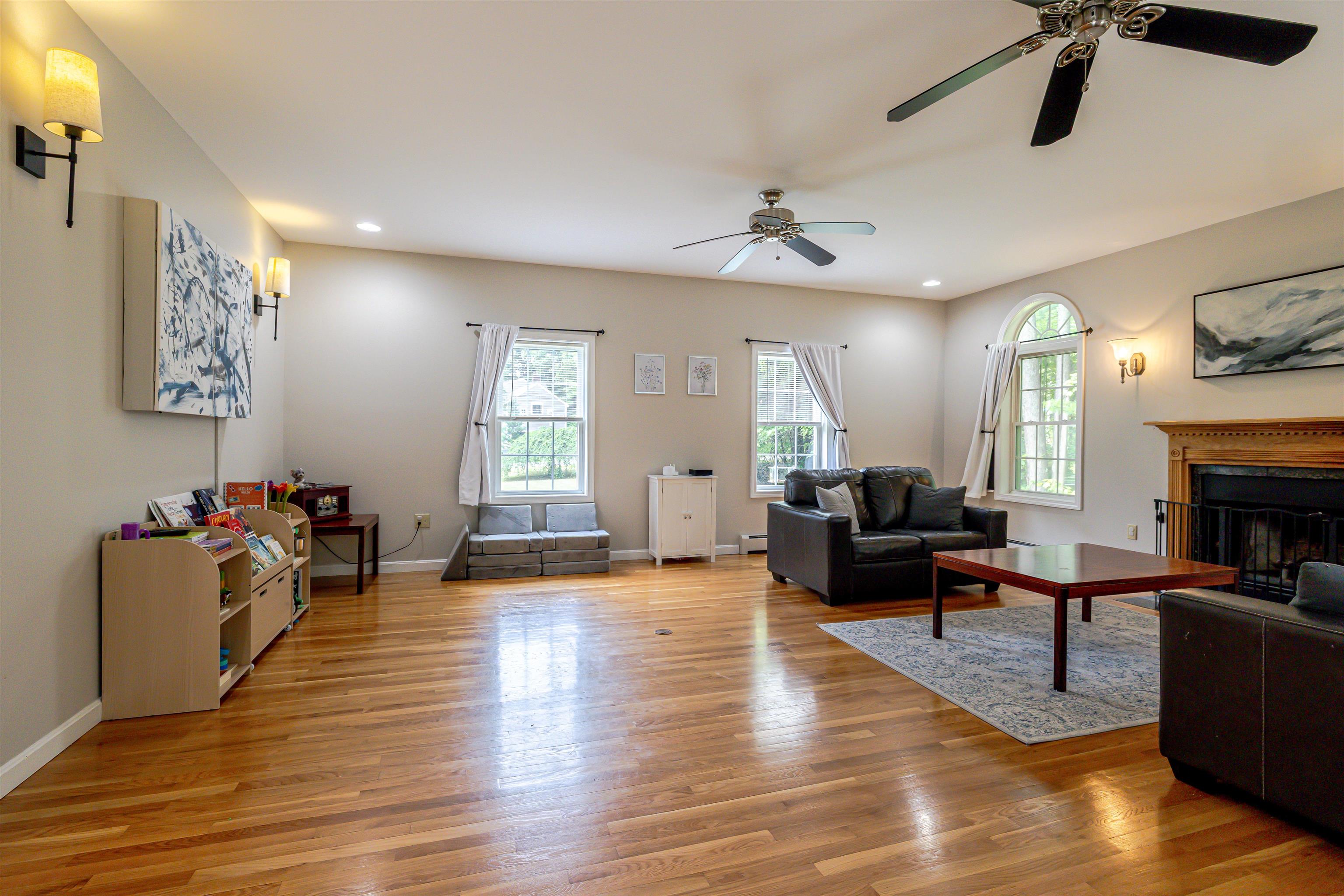 39 Lantern Lane Hooksett, NH 03106 - Photo 7 of 60