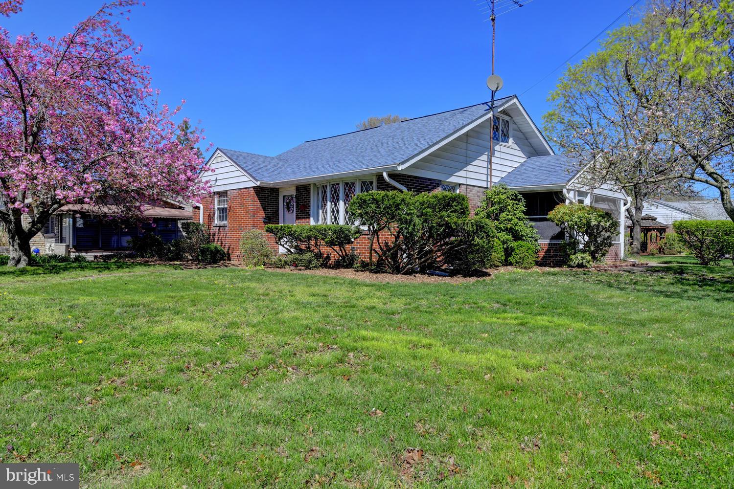 340 Station Road Roebling, NJ 08554 - Photo 2 of 35