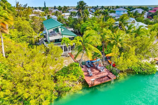 $1,199,000 | 17151 Marlin Drive, Sugarloaf, FL 33042