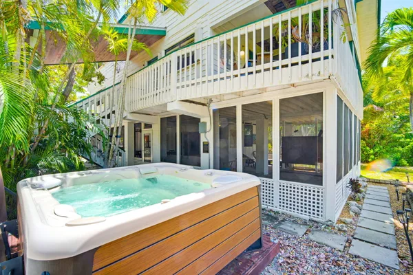 $1,199,000 | 17151 Marlin Drive, Sugarloaf, FL 33042