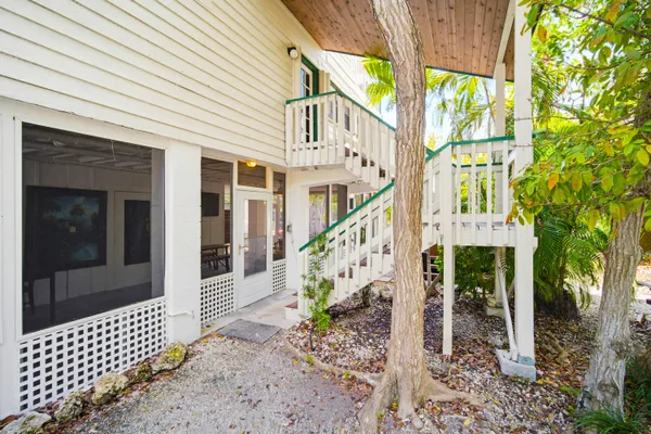 $1,199,000 | 17151 Marlin Drive, Sugarloaf, FL 33042