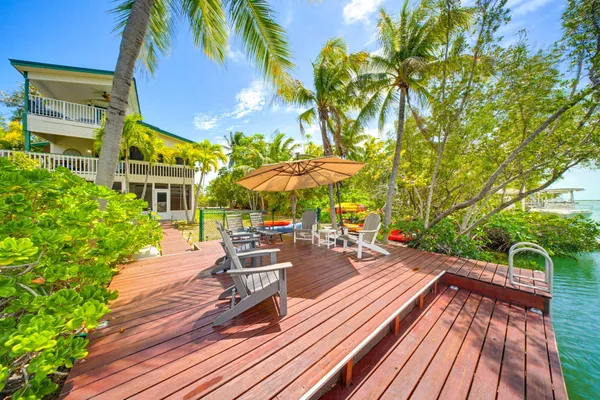 $1,199,000 | 17151 Marlin Drive, Sugarloaf, FL 33042