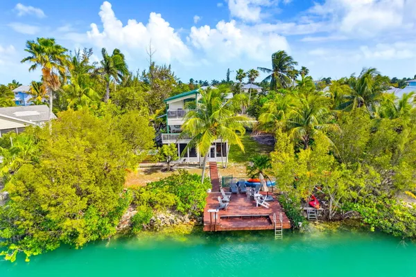 $1,199,000 | 17151 Marlin Drive, Sugarloaf, FL 33042