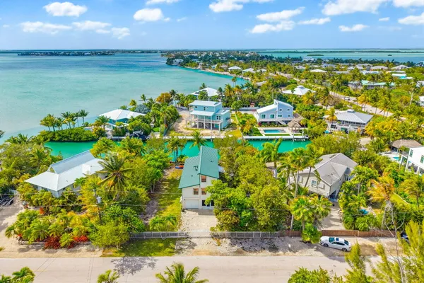 $1,199,000 | 17151 Marlin Drive, Sugarloaf, FL 33042