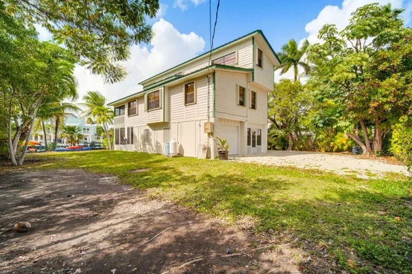 $1,199,000 | 17151 Marlin Drive, Sugarloaf, FL 33042