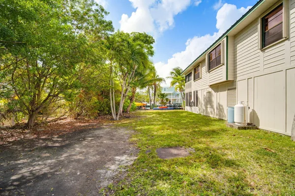 $1,199,000 | 17151 Marlin Drive, Sugarloaf, FL 33042