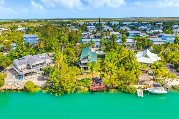 $1,199,000 | 17151 Marlin Drive, Sugarloaf, FL 33042