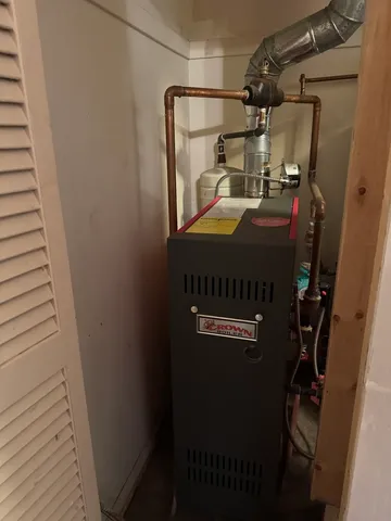 a view of utility room