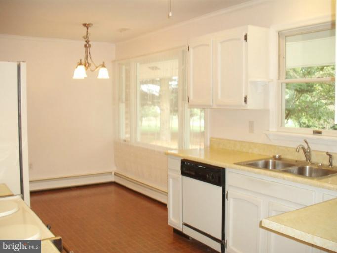 730 Valley Road Knoxville, MD 21758 - Photo 8 of 30 Kitchen