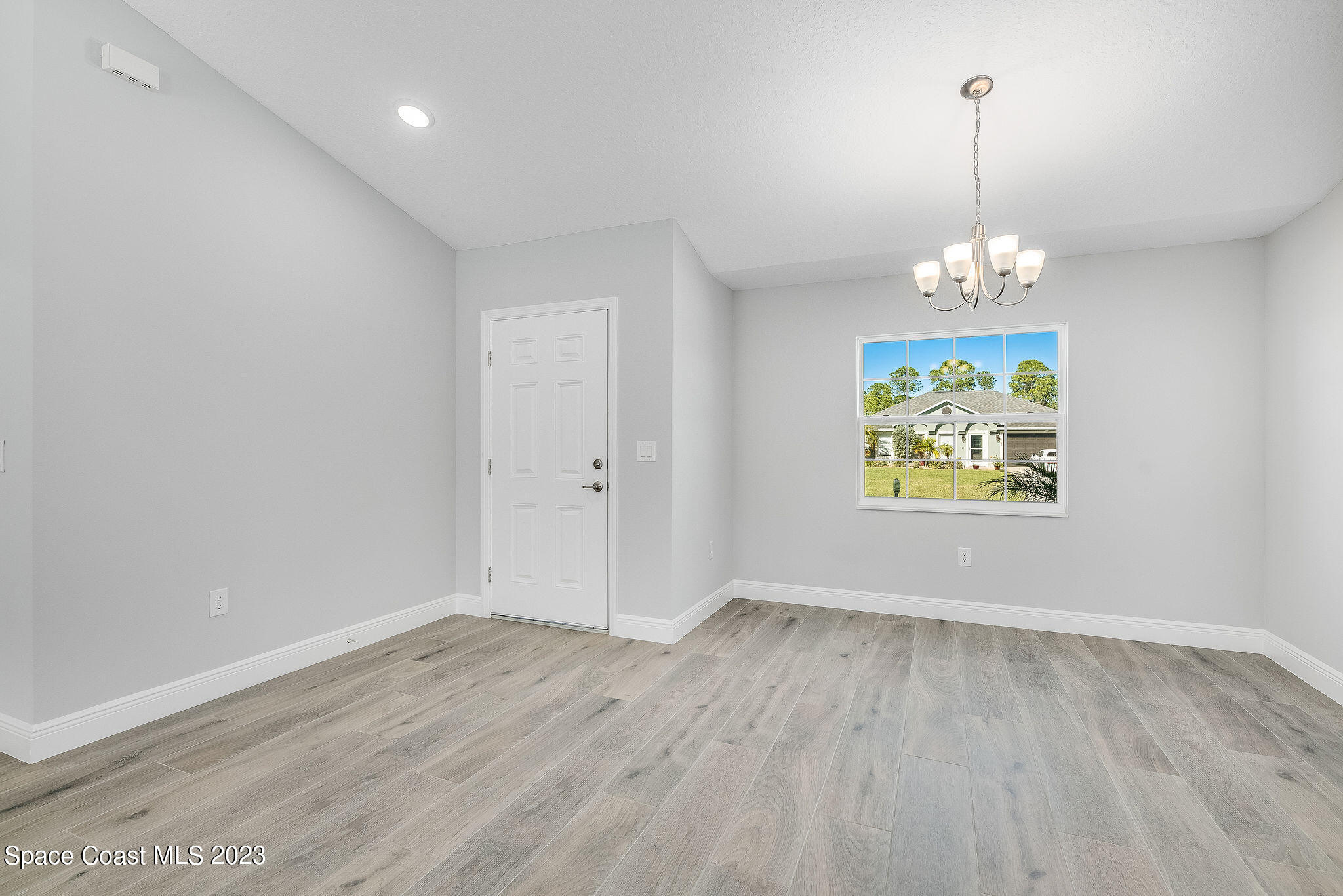 867 Cochran Road Southeast Palm Bay, FL 32909 - Photo 3 of 26 2