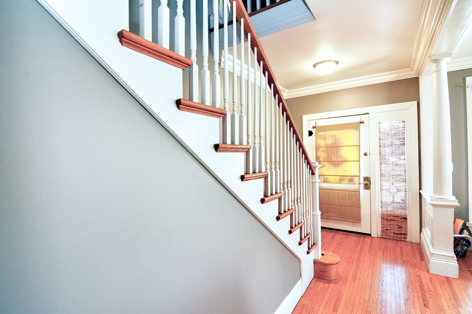372 North Spring Street Elgin, IL 60120 - Photo 4 of 28 a view of an entryway with wooden floor