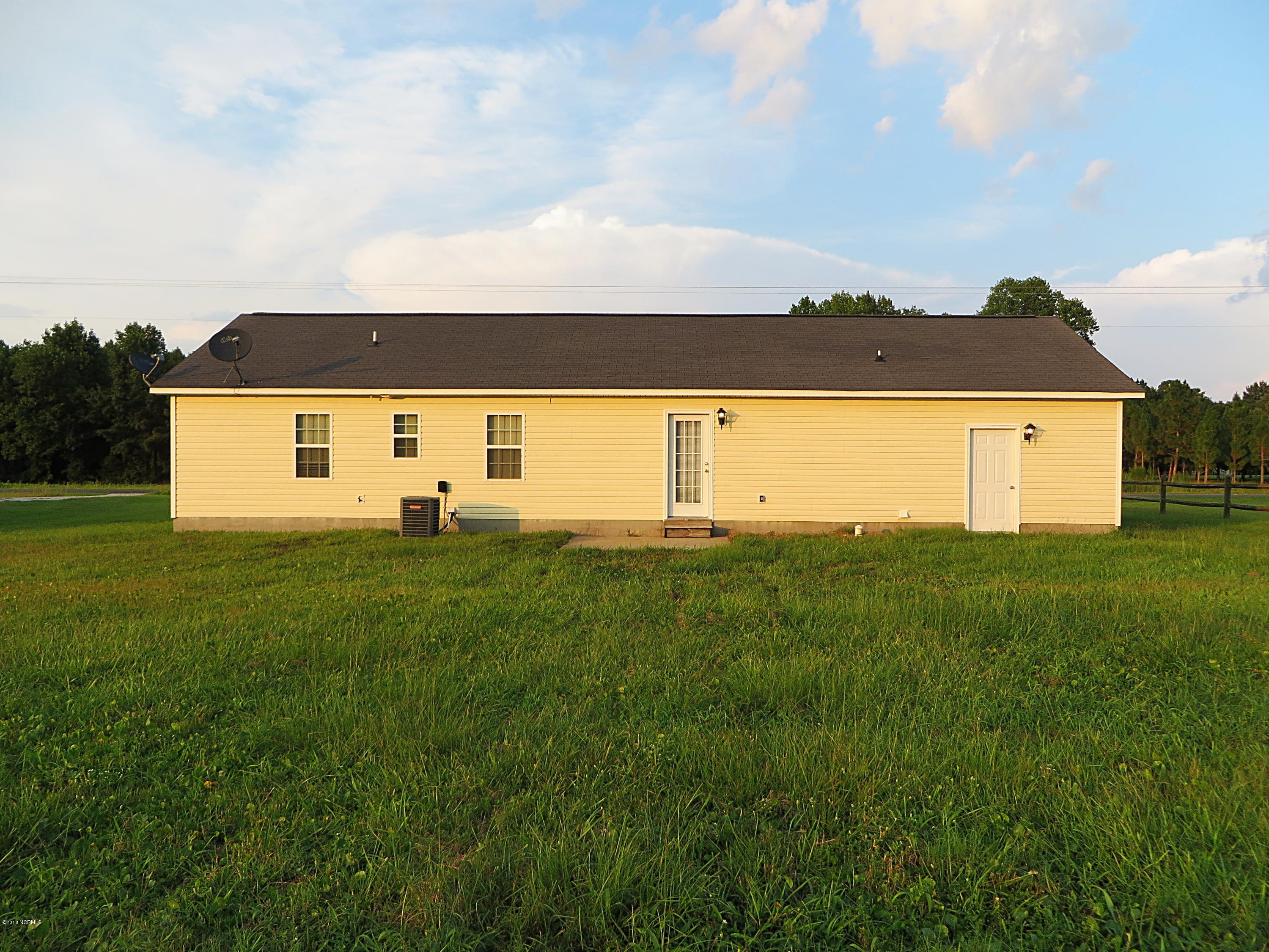 711 Batchelor Road Richlands, NC 28574 - Photo 23 of 23 Rear View of Home