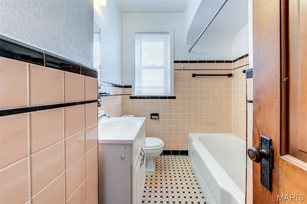 $505,000 | 6663 Devonshire Avenue, St. Louis, MO 63109