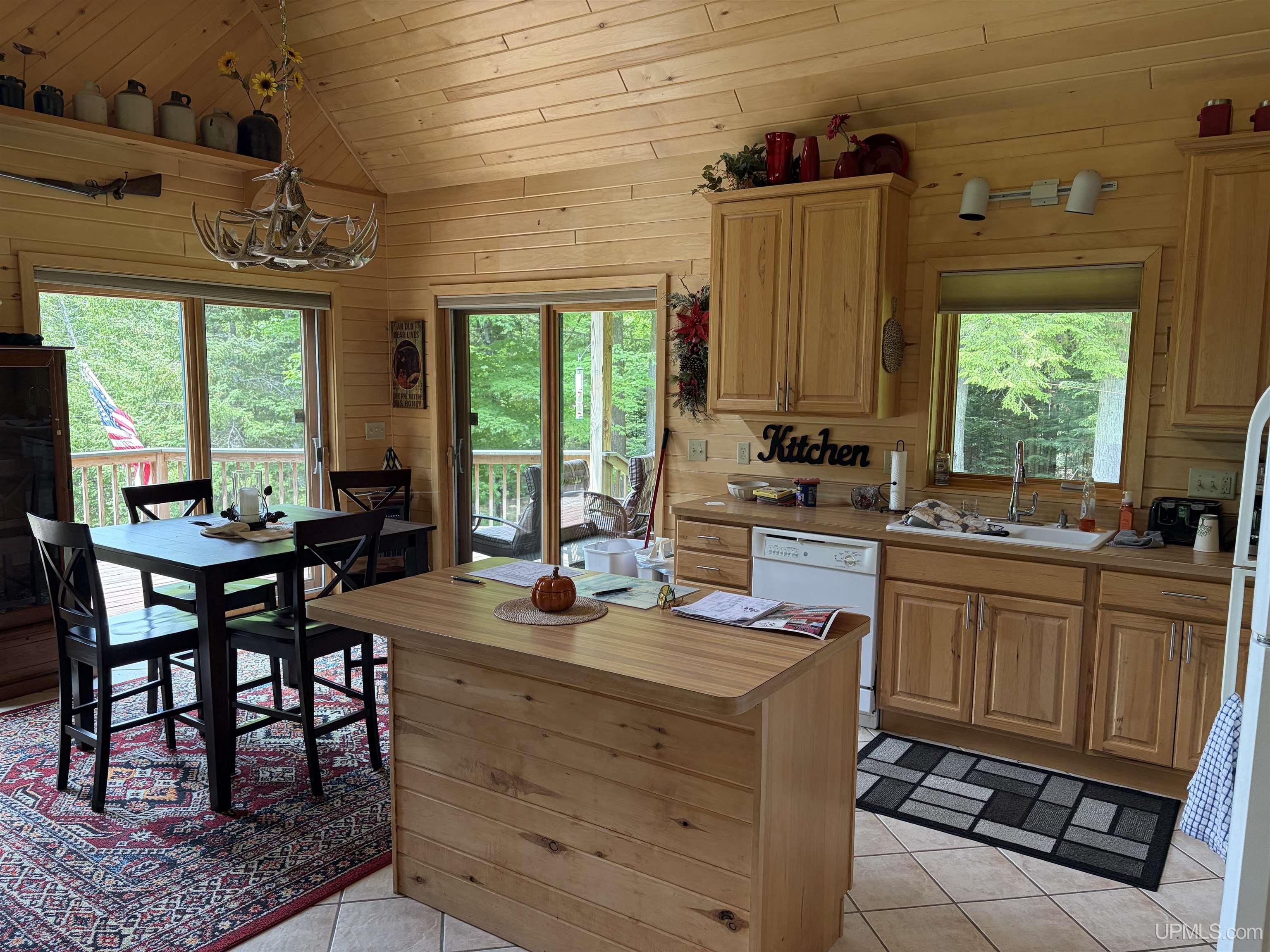 5109 River Road Manistique, MI 49854 - Photo 16 of 39