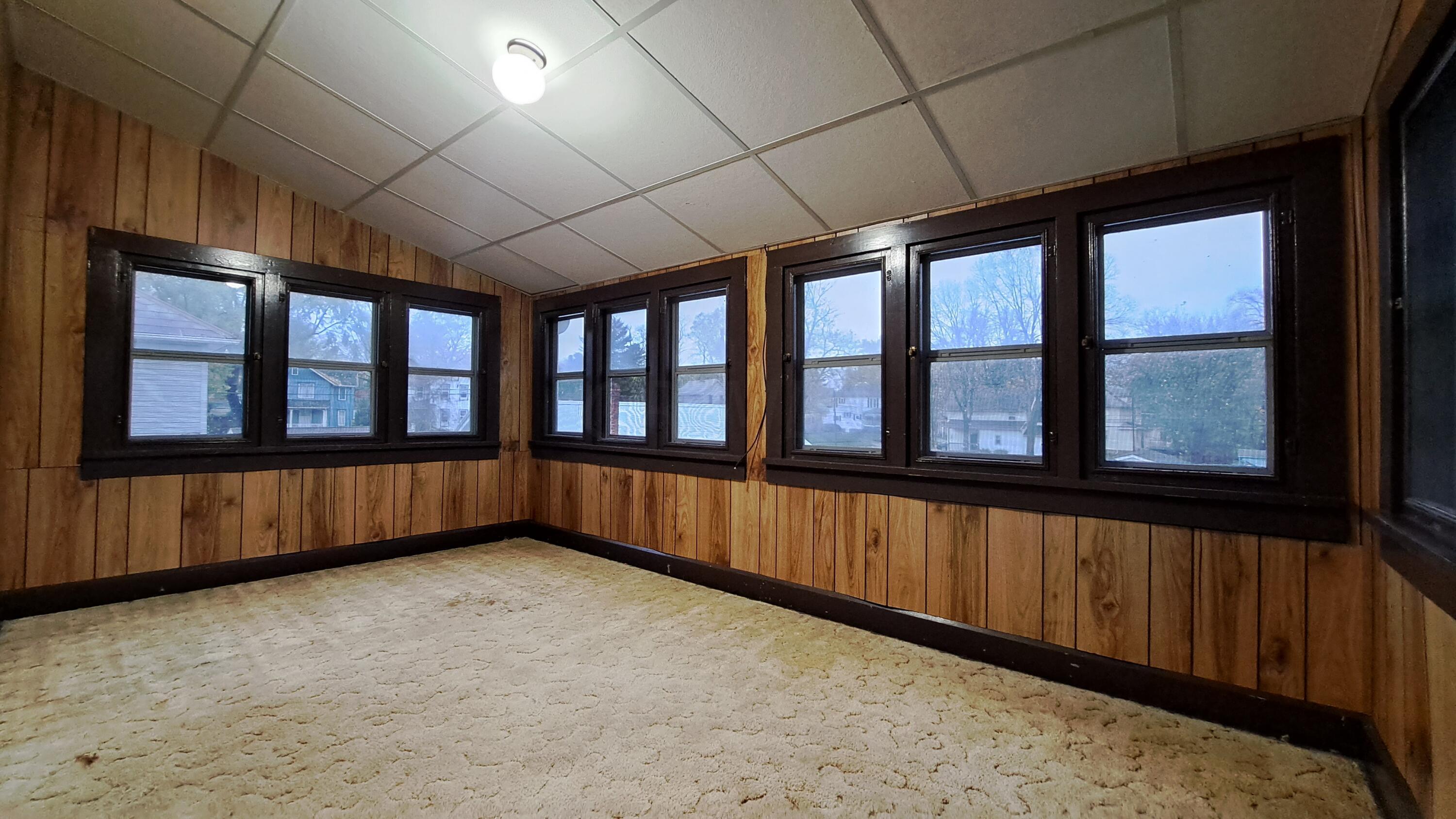 76 Commodore Street Newark, OH 43055 - Photo 36 of 53 Sunroom, Off of Bedroom #2