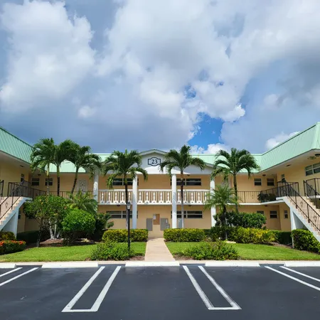 $2,350 | 23 Colonial Club Drive, Unit 200, Boynton Beach, FL 33435