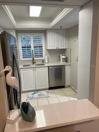 $2,900 | 1001 Benjamin Franklin Drive, Unit 212, Sarasota, FL 34236
