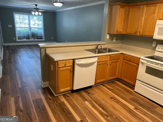 $1,700 | 240 Cleveland Road, Unit 105, Bogart, GA 30622