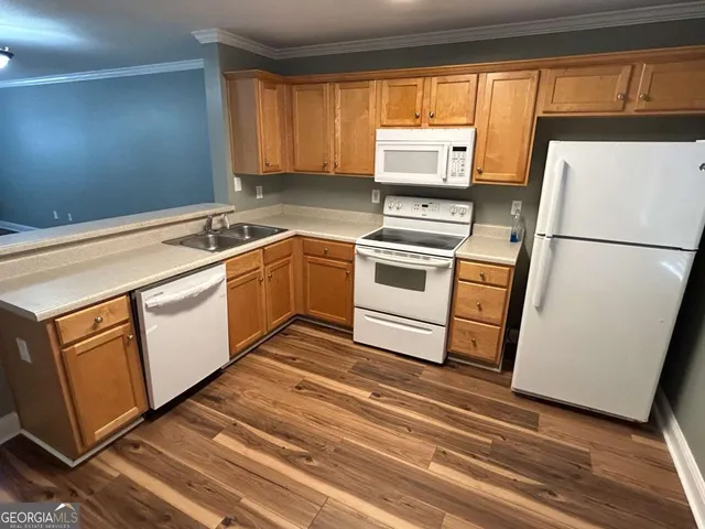 $1,700 | 240 Cleveland Road, Unit 105, Bogart, GA 30622