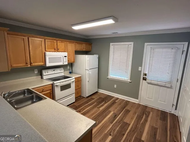 $1,700 | 240 Cleveland Road, Unit 105, Bogart, GA 30622