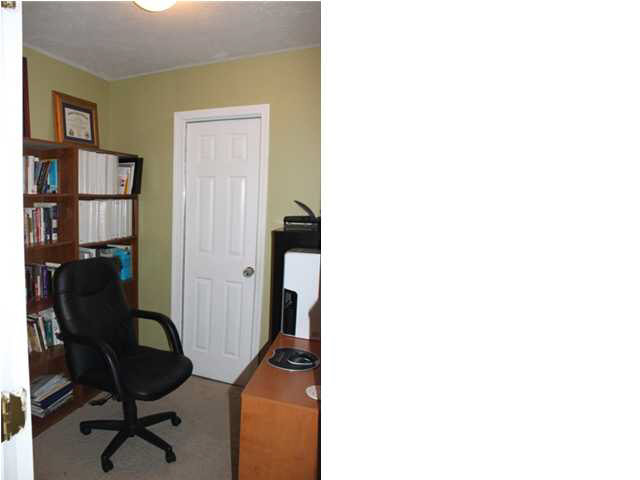 141 Ridgefield Drive Madison, MS 39110 - Photo 15 of 19 Bonus Room/Office Upstairs