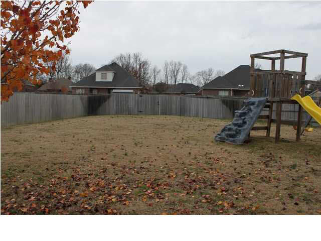 141 Ridgefield Drive Madison, MS 39110 - Photo 18 of 19 Spacious Back Yard