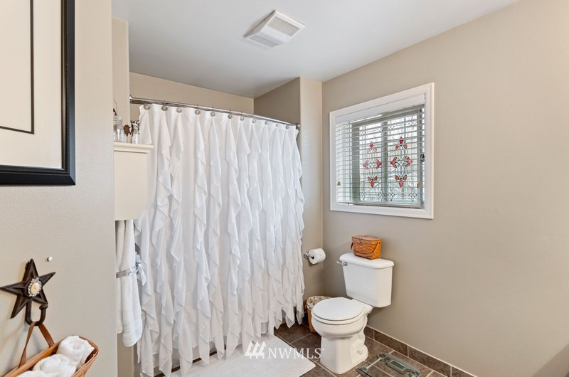 15501 Waynita Way Northeast Bothell, WA 98011 - Photo 17 of 33 Gallery Image 17