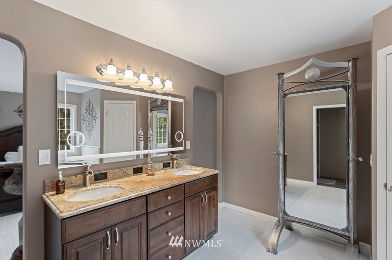 15501 Waynita Way Northeast Bothell, WA 98011 - Photo 21 of 33 Gallery Image 21