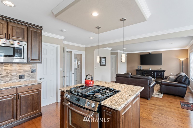 15501 Waynita Way Northeast Bothell, WA 98011 - Photo 7 of 33 Gallery Image 7