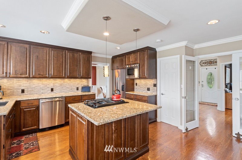 15501 Waynita Way Northeast Bothell, WA 98011 - Photo 9 of 33 Gallery Image 9