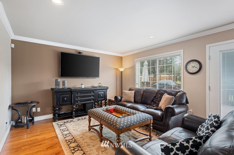 15501 Waynita Way Northeast Bothell, WA 98011 - Photo 10 of 33 Gallery Image 10