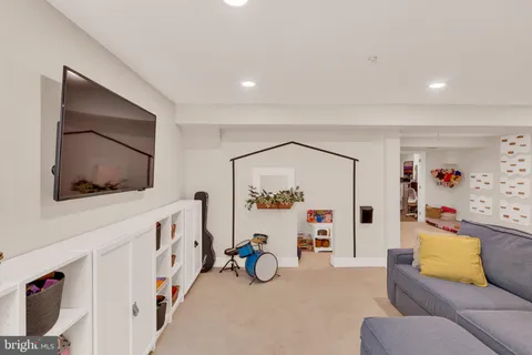 a view of a room with lounge chair