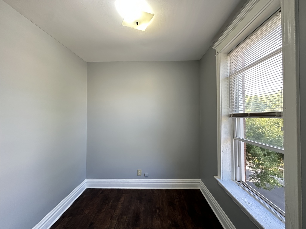 2713 West 16th Street, Unit 3 Chicago, IL 60608 - Photo 14 of 20 a view of small space with a window