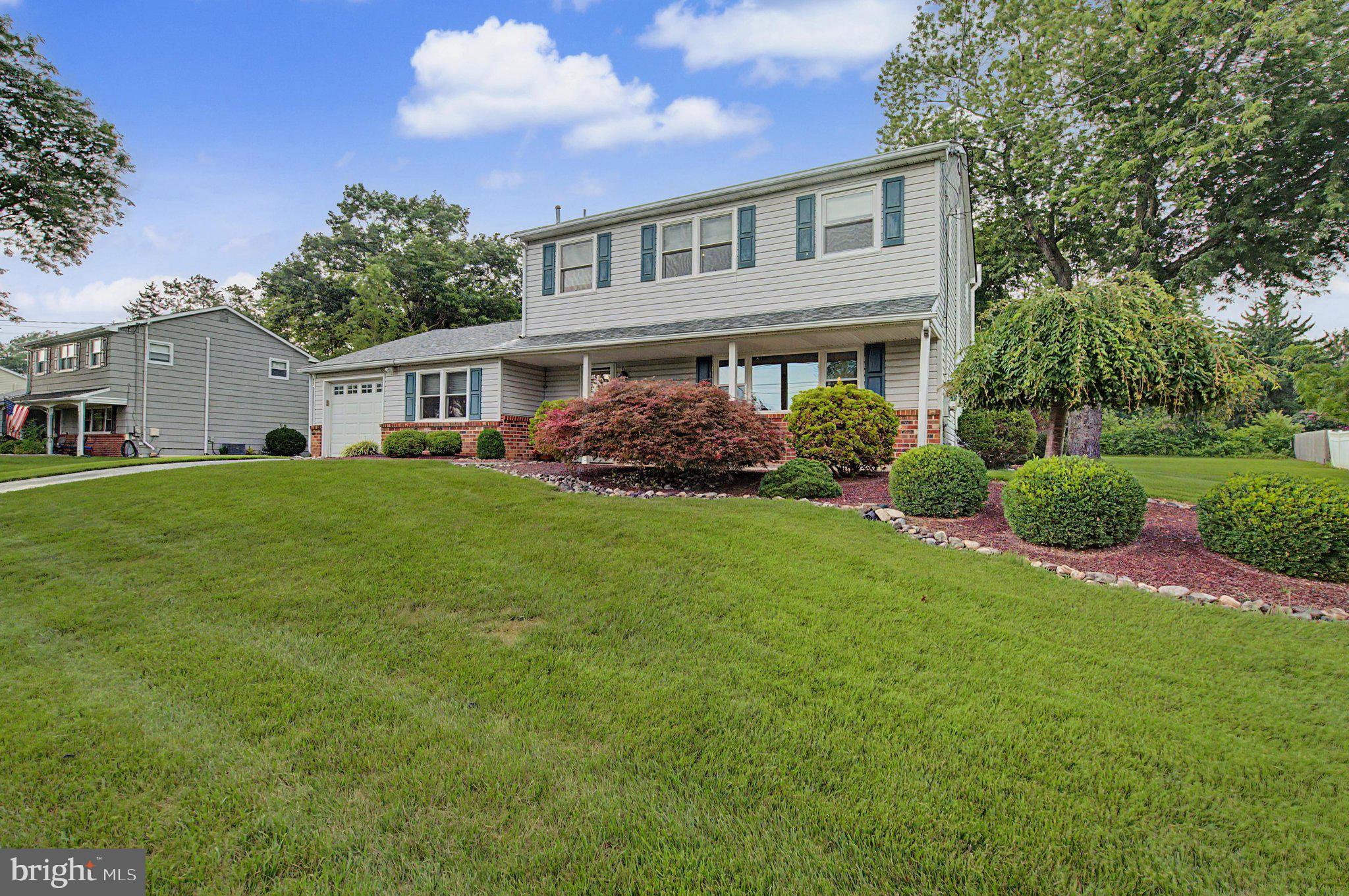 61 Eagle Road Chalfont, PA 18914 - Photo 2 of 34 Gallery Image 2