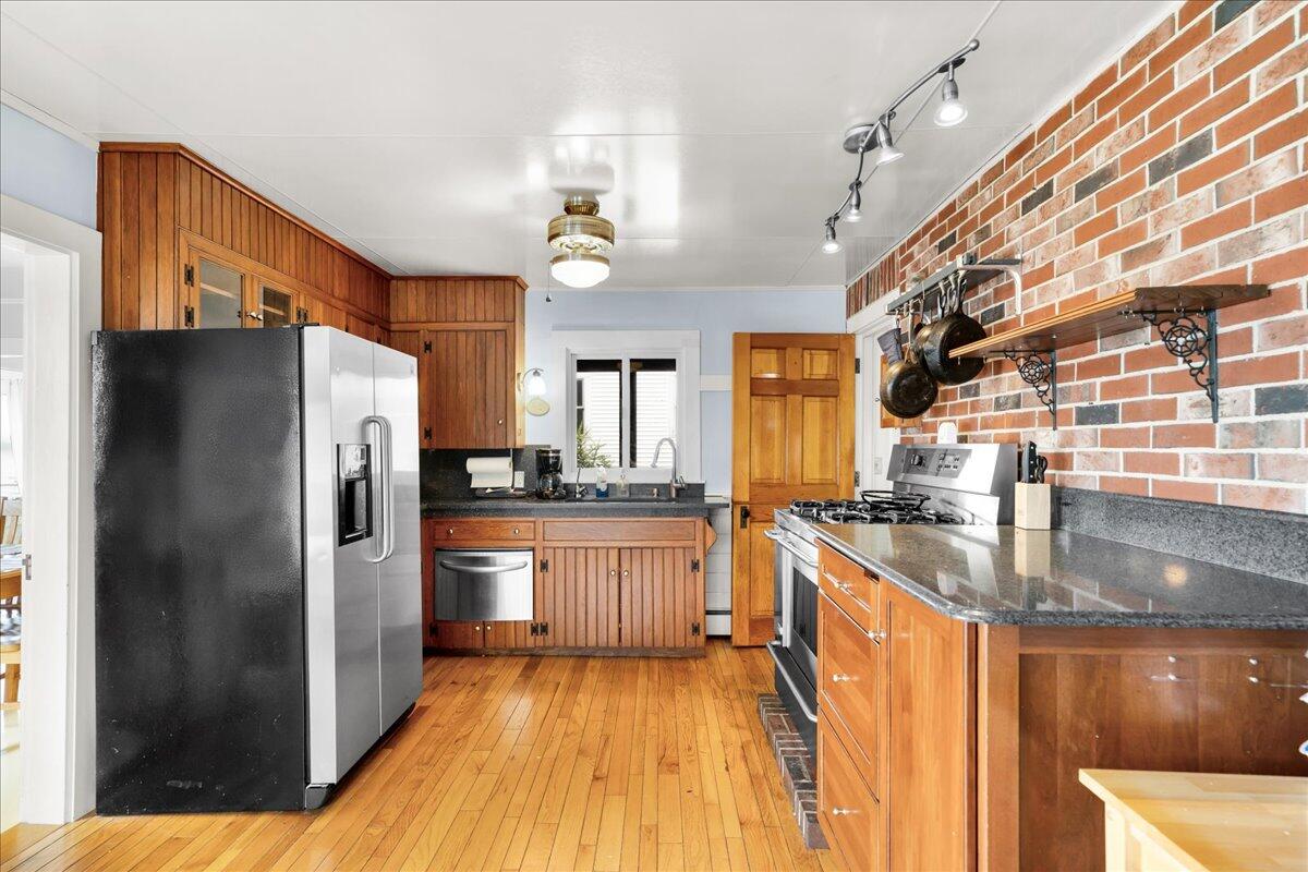 86 Water Street Castine, ME 04421 - Photo 20 of 65 15-86 Water St. (11 of 64)