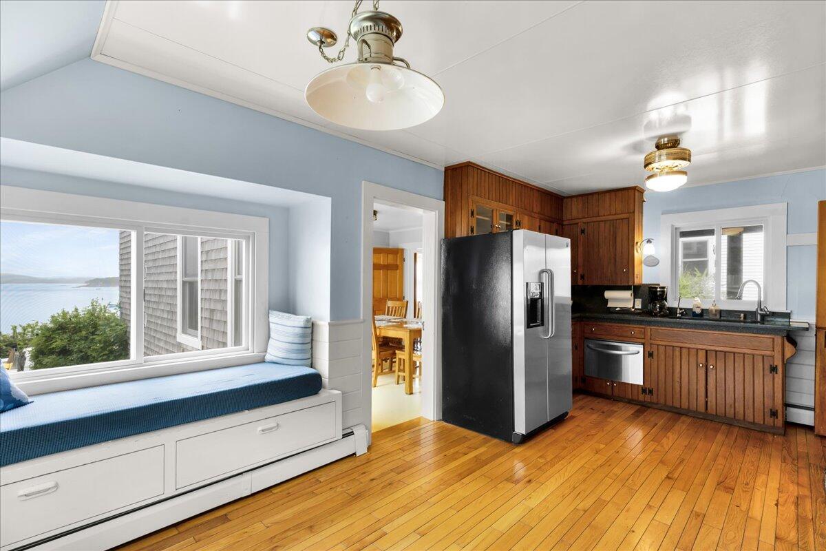 86 Water Street Castine, ME 04421 - Photo 21 of 65 16-86 Water St. (12 of 64)