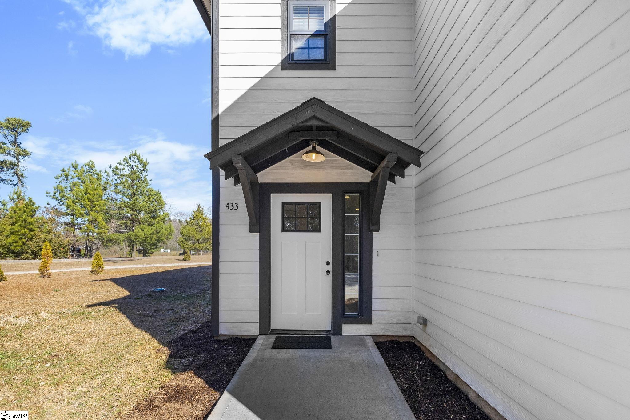 433 Burns Road Spartanburg, SC 29307 - Photo 5 of 32