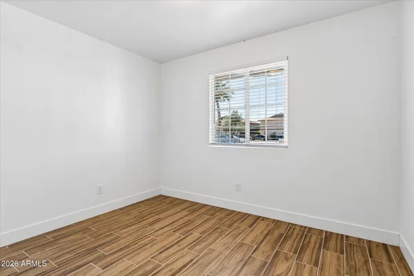 $2,400 | 55 North Santa Barbara, Mesa, AZ 85201