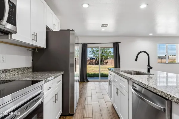 $2,400 | 55 North Santa Barbara, Mesa, AZ 85201