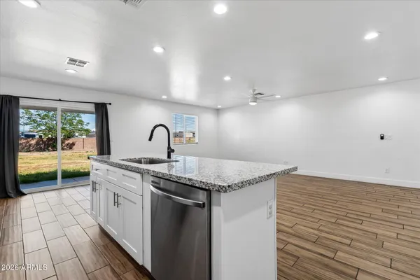 $2,400 | 55 North Santa Barbara, Mesa, AZ 85201