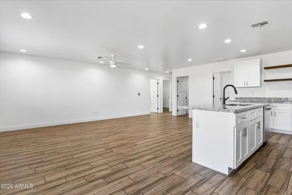 $2,400 | 55 North Santa Barbara, Mesa, AZ 85201