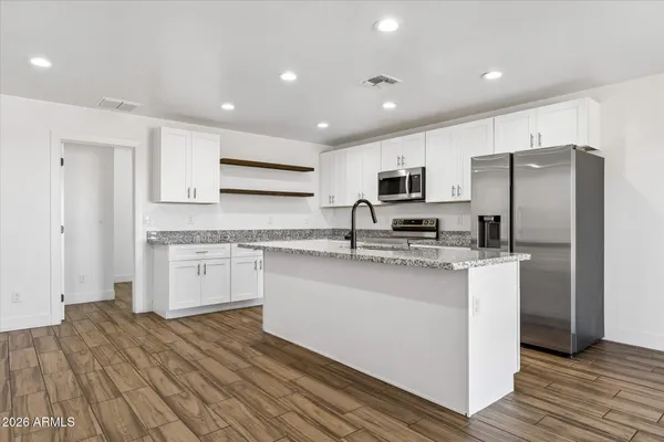 $2,400 | 55 North Santa Barbara, Mesa, AZ 85201